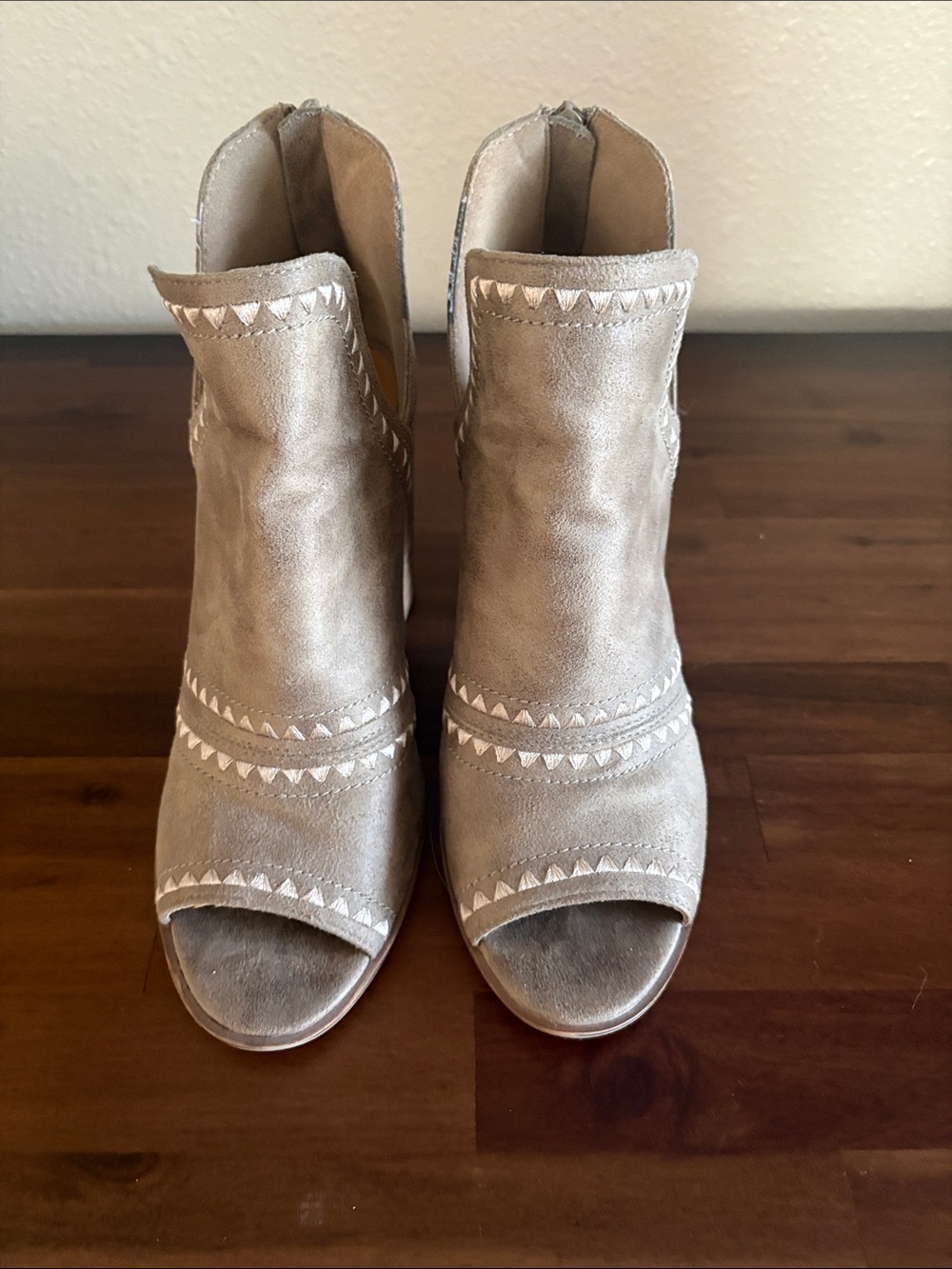 Report Taupe Embroidered Open-Toe Slip-On Mules